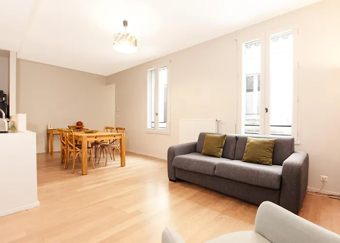Appartement T2 De Luxe Face Au Jardin Public