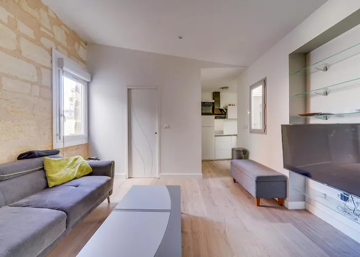 Charming Apartment In The Heart Of Bordeaux