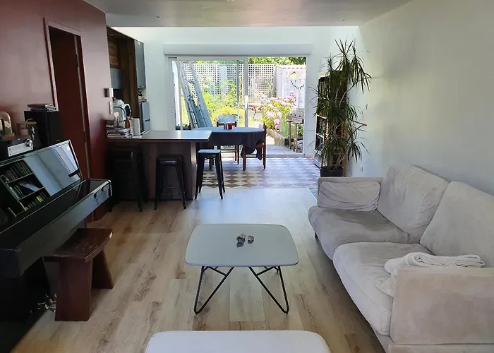 Chambre Privee Chez L\'Habitant En Colocation Dans Agreable Maison Avec Jardin - A Private Room In A Shared House With Garden