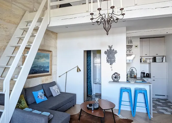 Appartement De Charme Sous Les Toits Avec Vue Sur La Garonne
