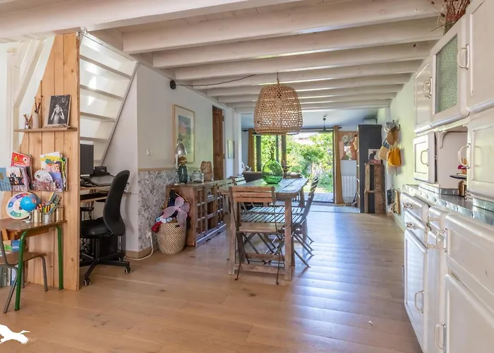 Maison Typique Avec Jardin, Proche Pont De Pierre