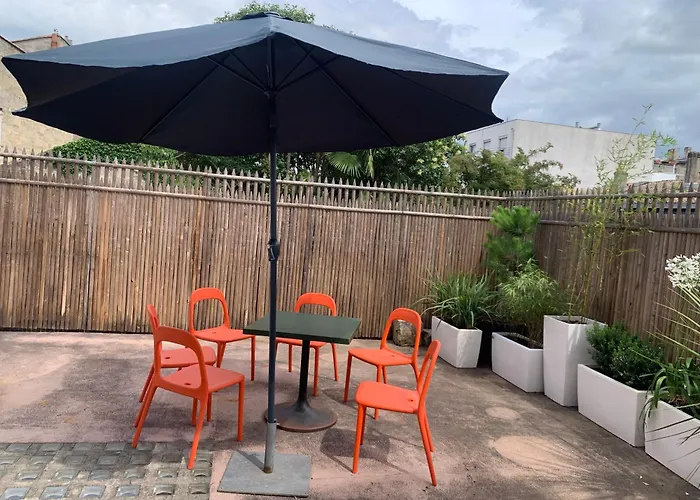 Le Beaufleury Et Sa Terrasse A La Victoire