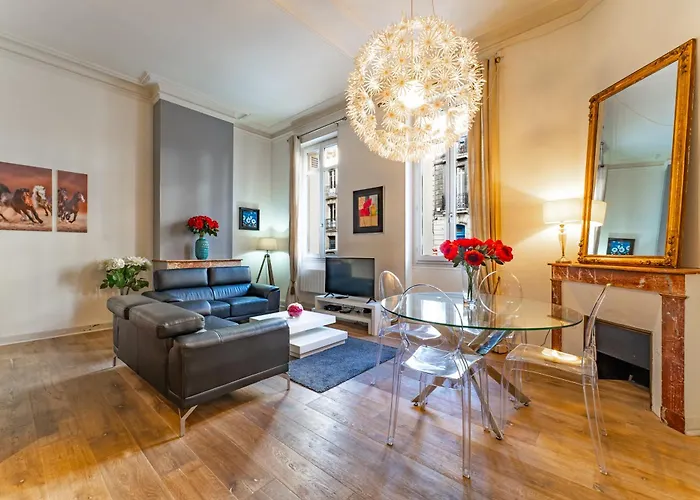 Magnifique Appartement Au Coeur Du Quartier Historique Saint-Michel