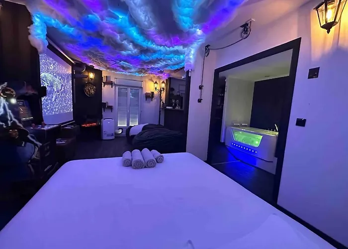 Apartment Cinema, Jacuzzi, Borne Arcade