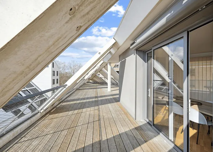 Spacious And Bright Apartment