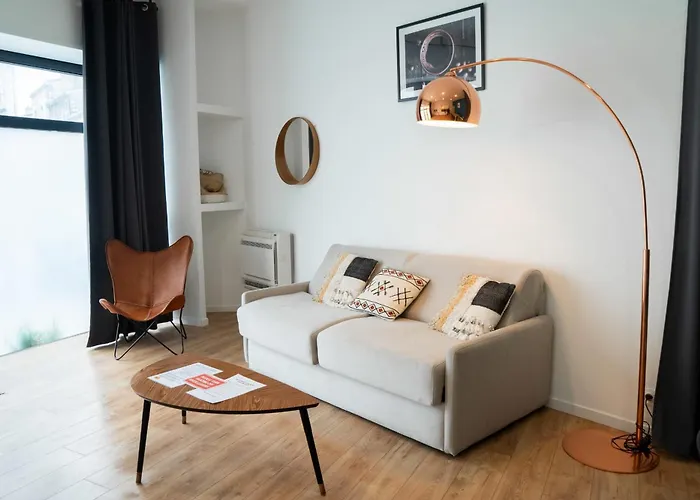 Modern Air Conditioned Apartment