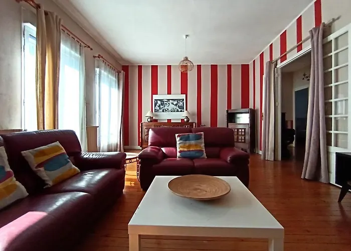 Quiet Family 3 Bedrooms Apartment, 5 Min To St Jean Train Station