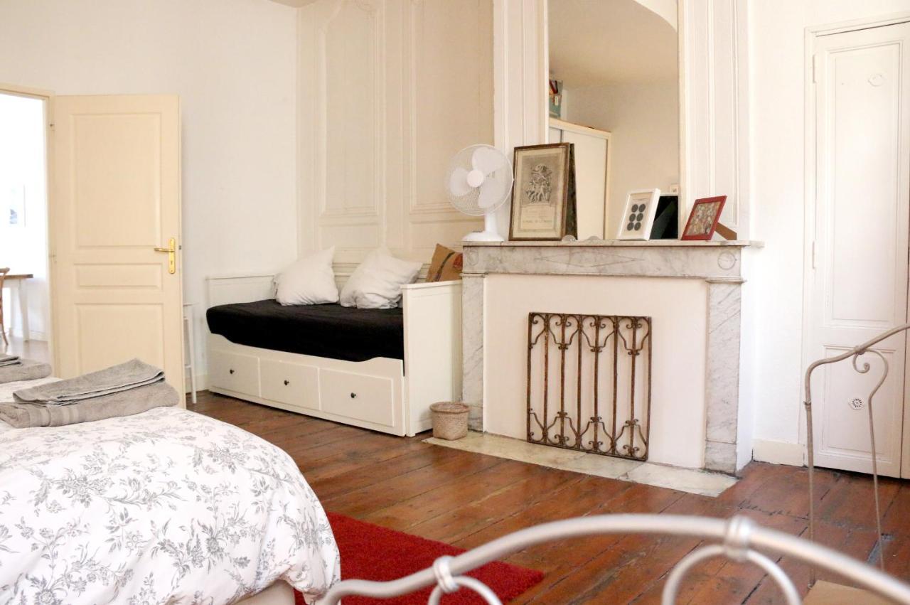 Key To - Fairytale View, 2 Bd + Elevator Apartment Bordeaux
