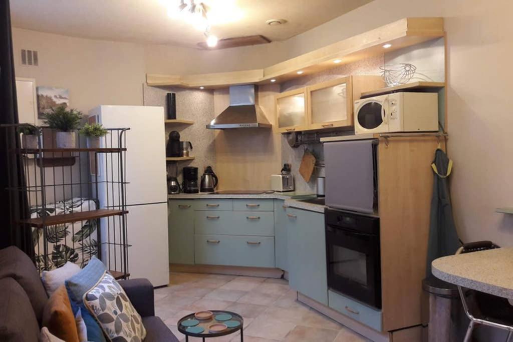 Joli Petit Loft Dans Echoppe Pierre Centre-ville Apartment