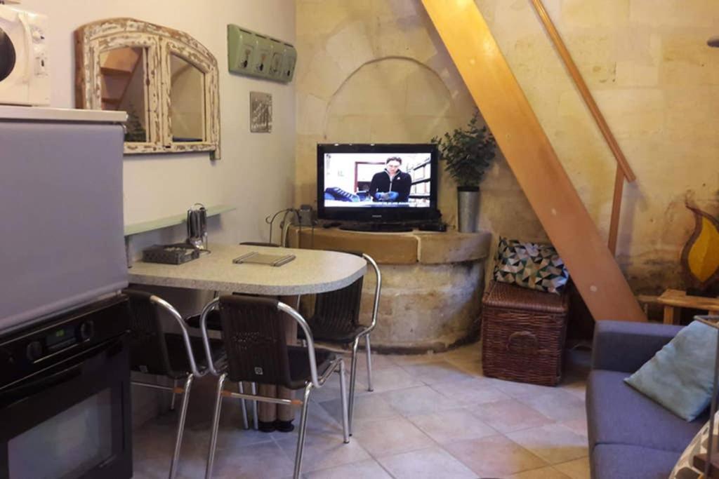 Apartment Joli Petit Loft Dans Echoppe Pierre Centre-ville