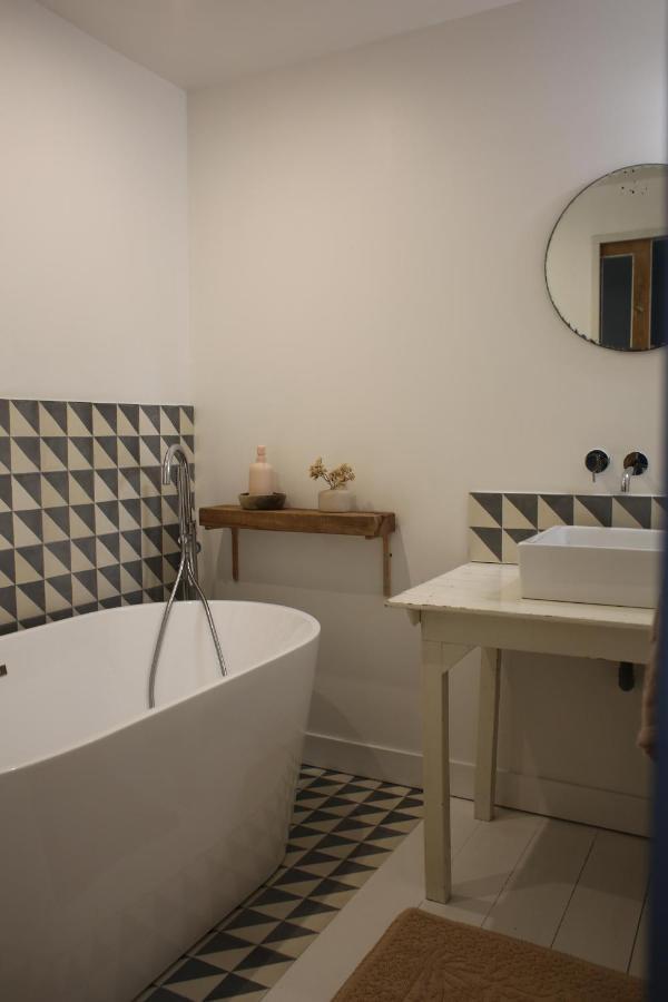 L'escapade Bordelaise - Cote De Ville Bed & Breakfast