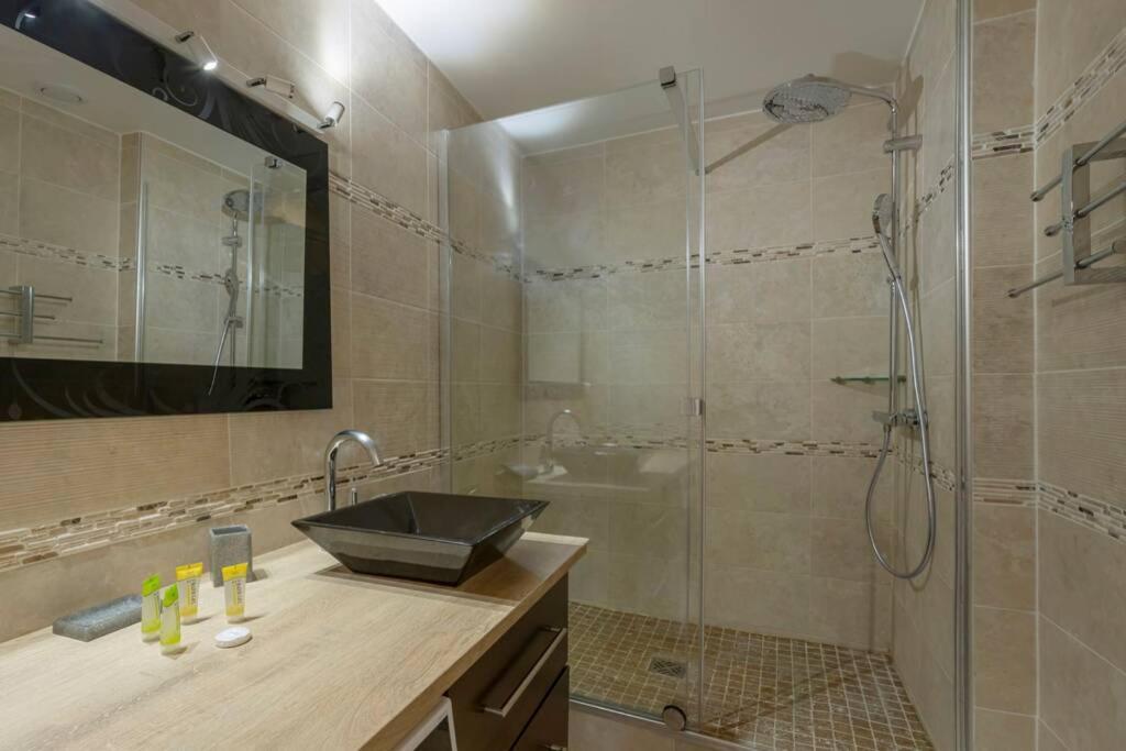 Logement De Charme - Porto Riche - Coeur Historique Apartment Bordeaux
