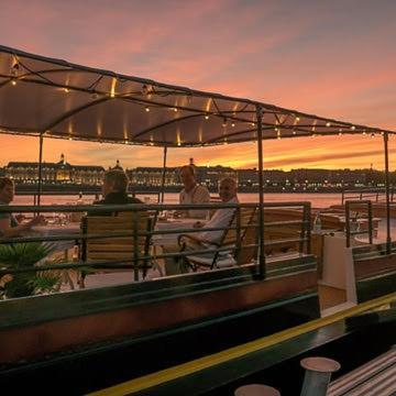 Botel Barge Tango *