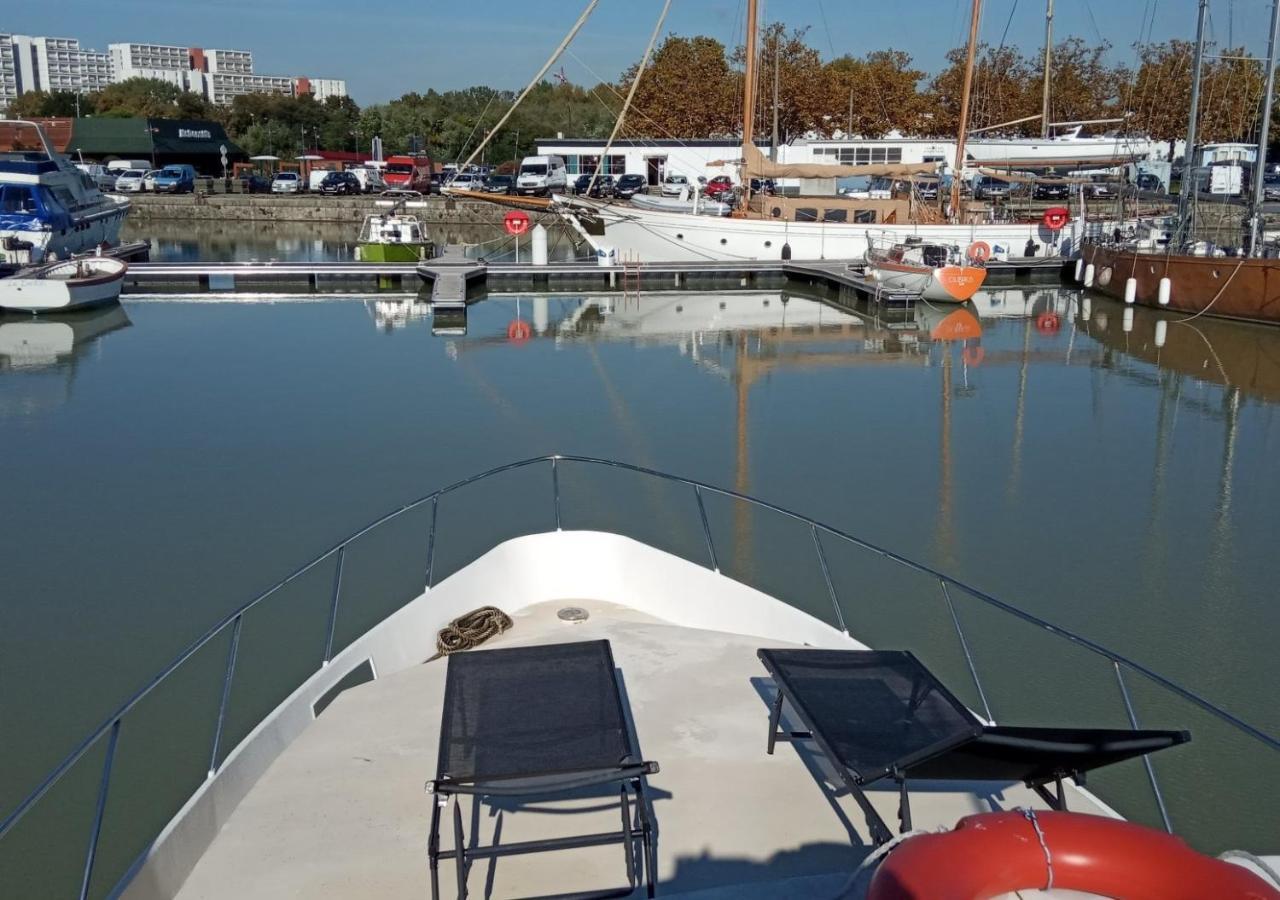 Le Bateau Ivre Botel