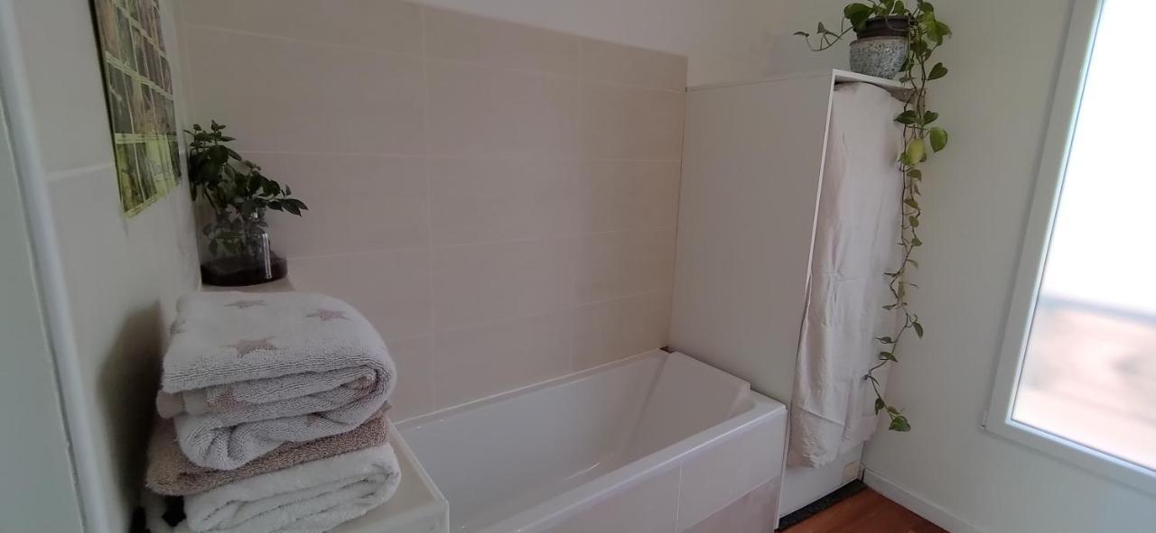 Belle Sur Terrasse A 3 Min De La Gare Bed & Breakfast