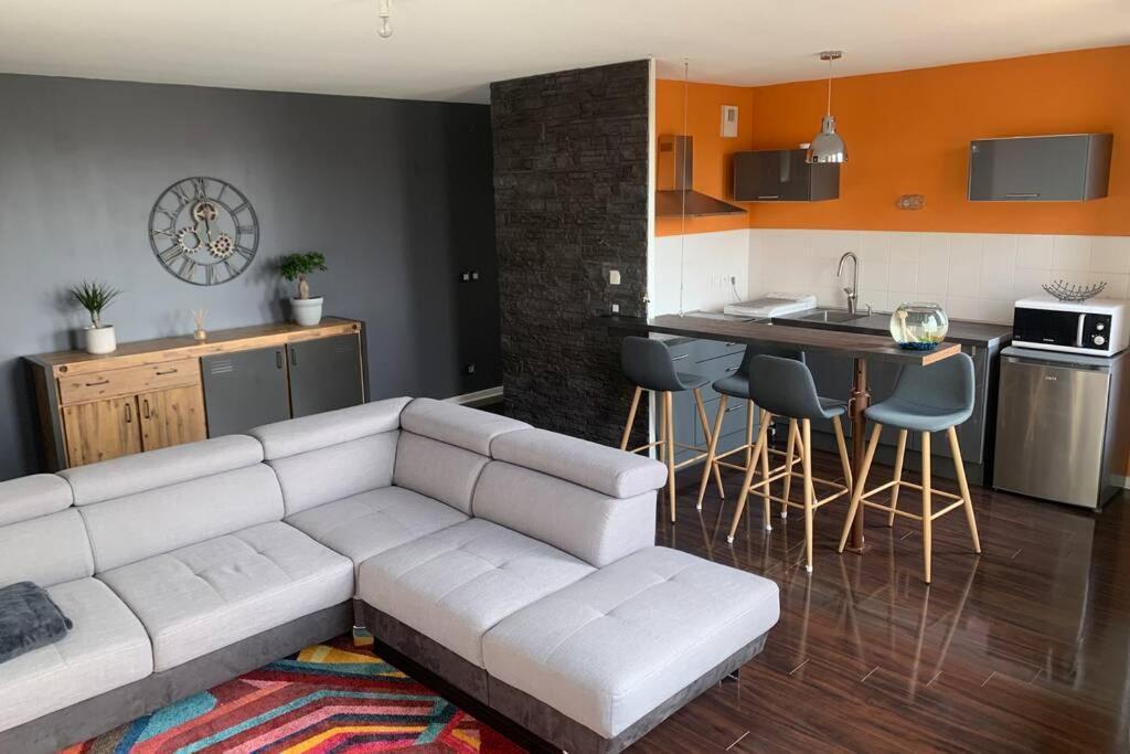 Appartement Dernier étage, Balcon, Parking Gratuit ! Bordeaux