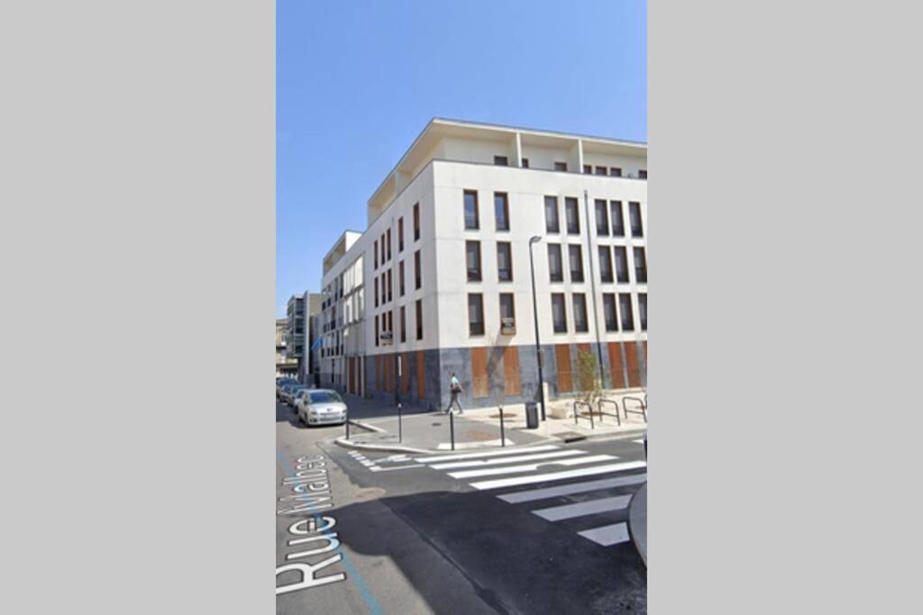 Apartment Dernier Etage, Balcon, Parking Gratuit ! Bordeaux