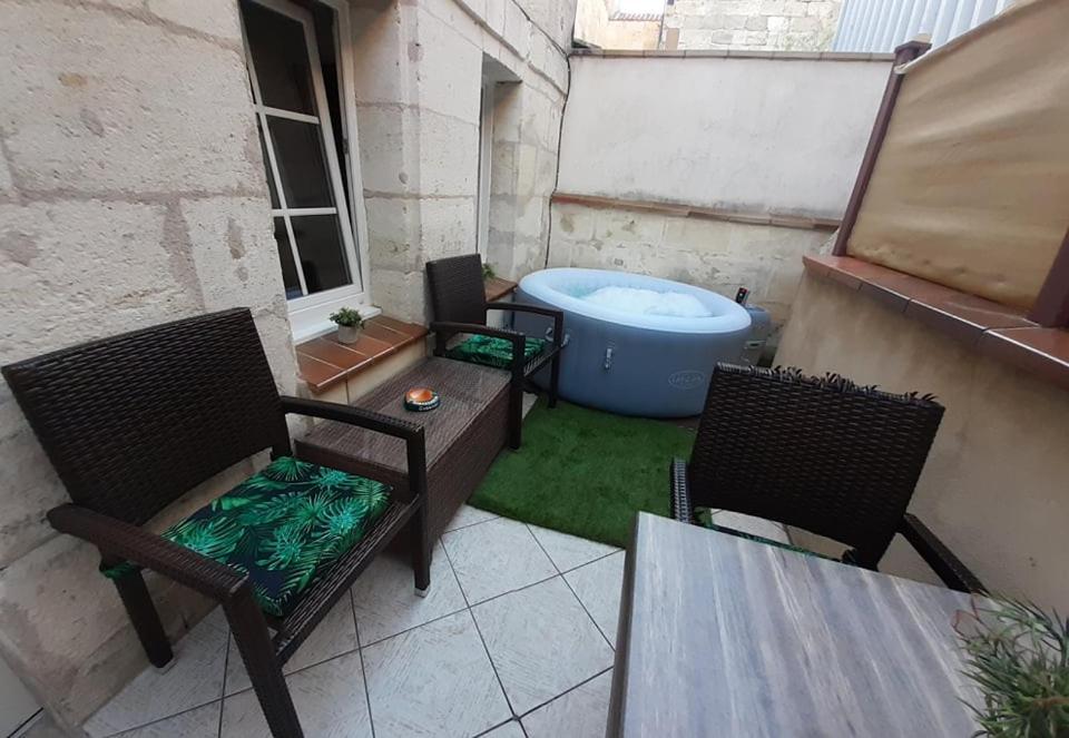 Joli Petit Loft Dans Echoppe Pierre Centre-ville Apartment