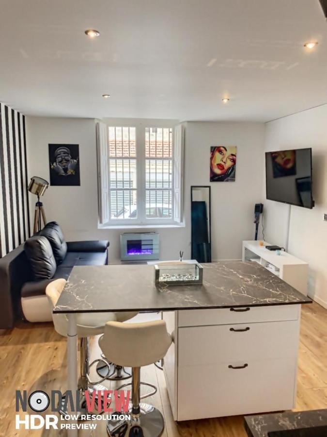 Appt Avec Jacuzzi Place Pey Berland Apartment Bordeaux