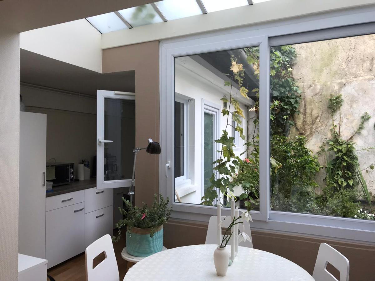 Cool Center Floral Apartment Bordeaux
