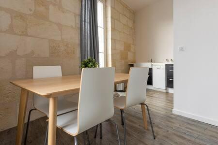 Apartment T2 Place De Lerme