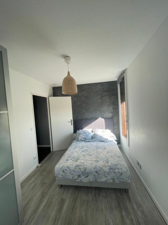 Dernier étage, Balcon, Parking Gratuit ! Appartement