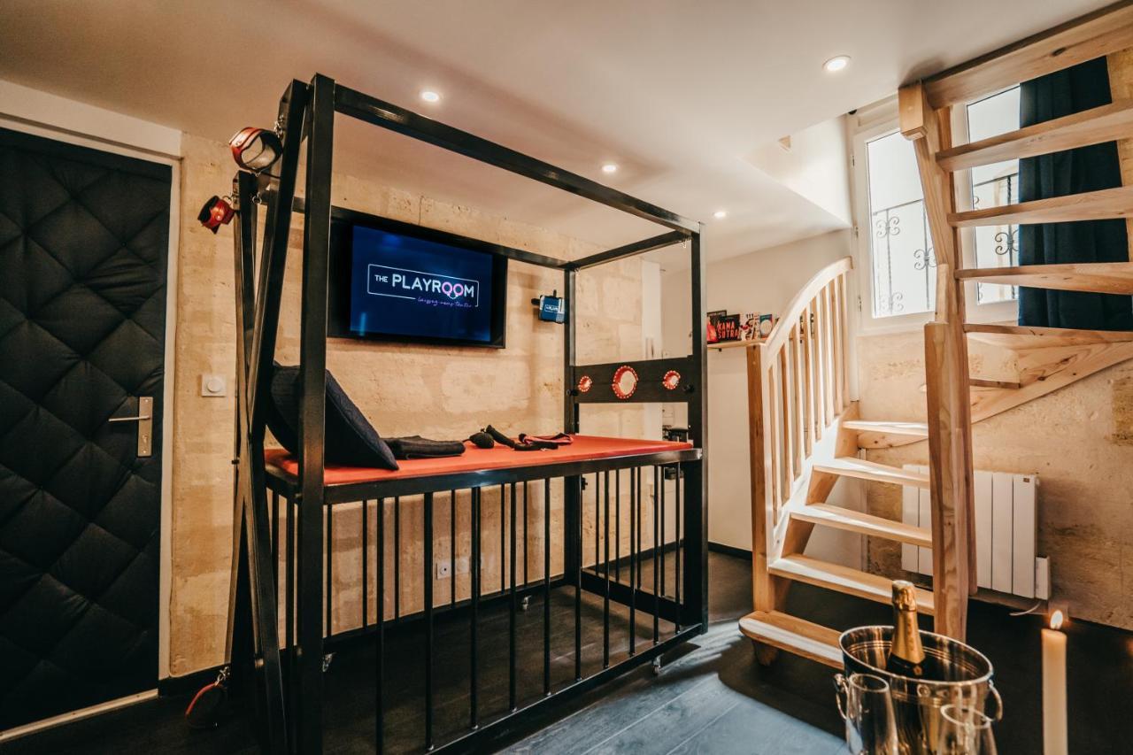 Love hotel Playroom Avec Salle De Jeux Pour Adultes Et Lit A Eau Chauffant Bordeaux