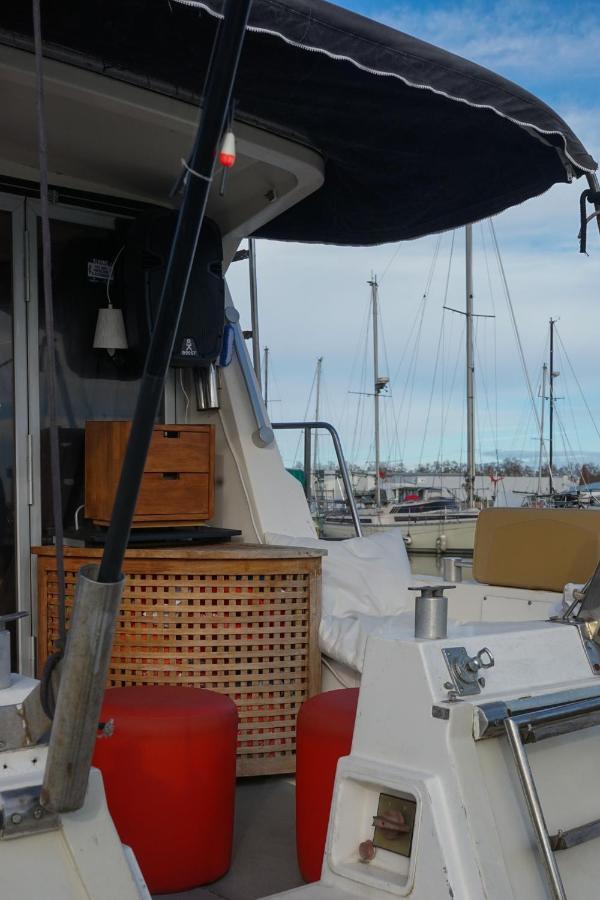 Botel Bateau Cocoon Au Bassin Des Lumieres *