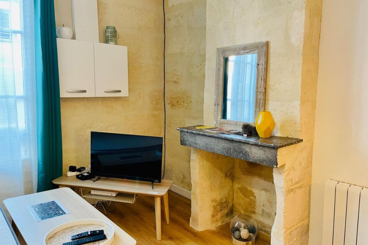 Furnished Studio In A Quiet Authentic Area Near Amenities Apartment *