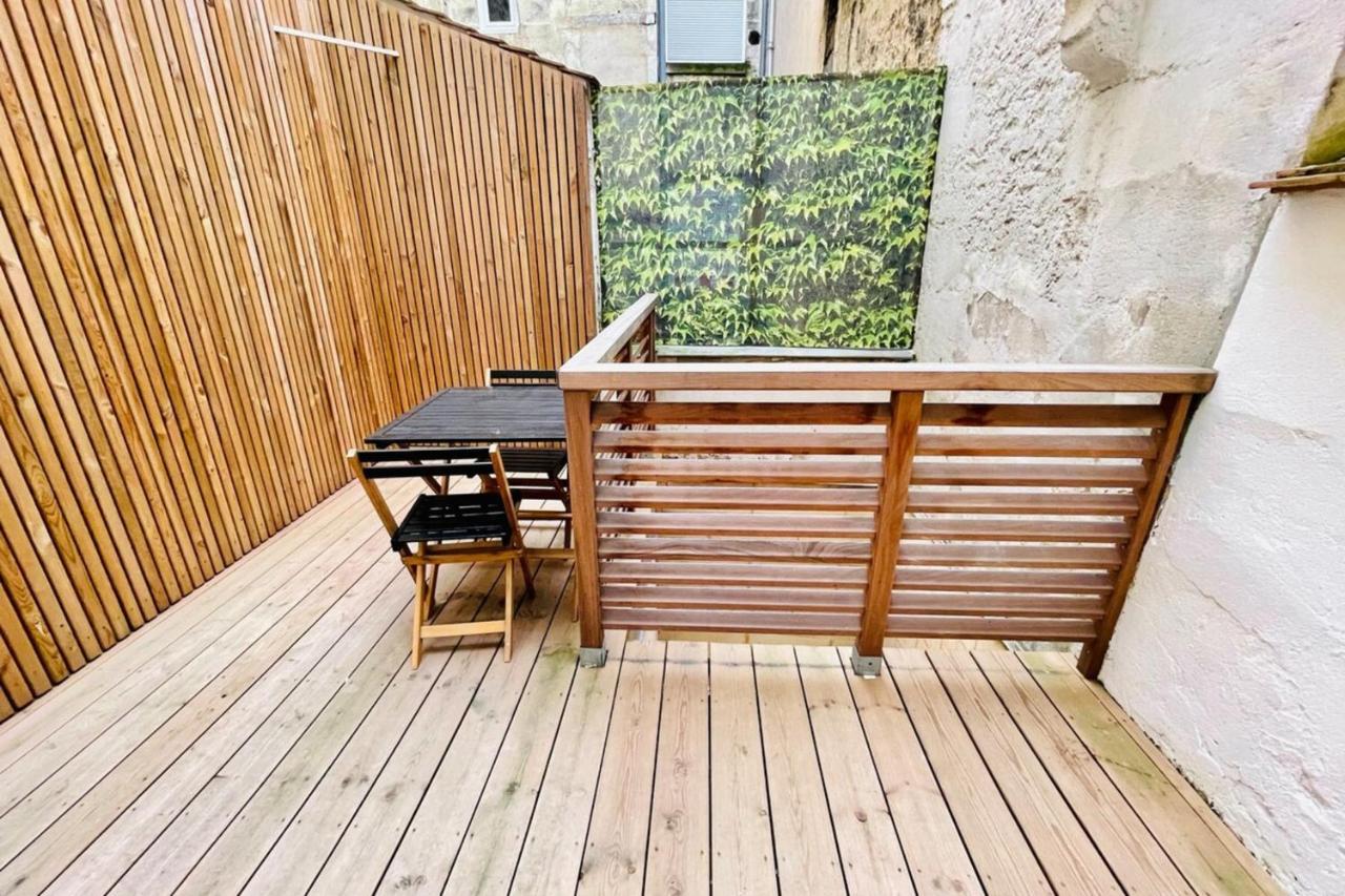 Nice Studio With Furnished Balcony In A Dynamic District Apartment *