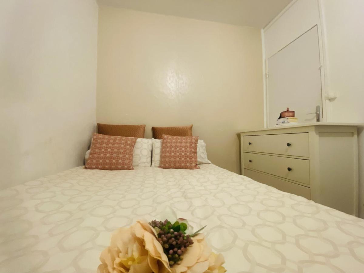 Private With Terrasse In Apartment *