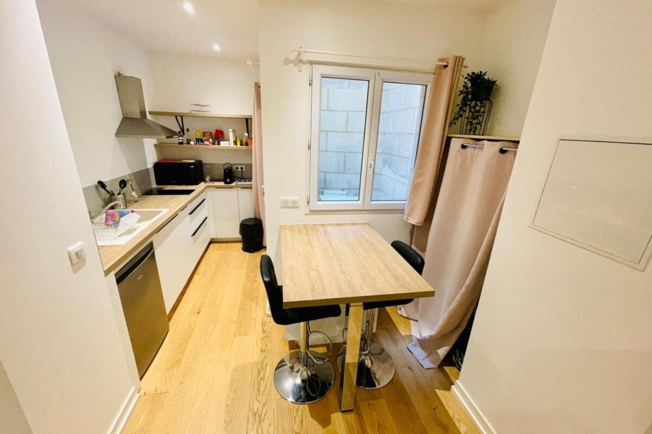 Apartment Furnished Studio In The Center Of Cultural Life Bordeaux