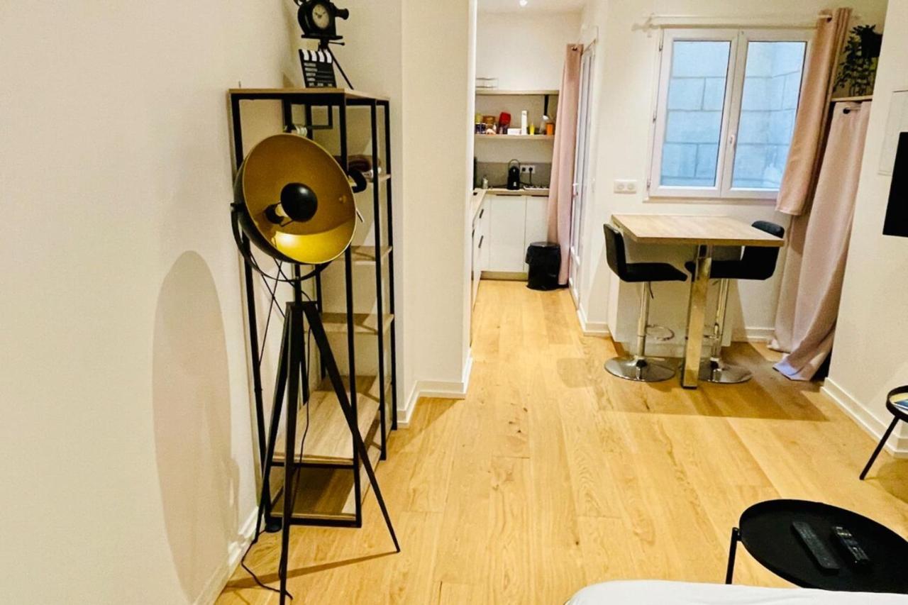 Furnished Studio In The Center Of Cultural Life Apartment *