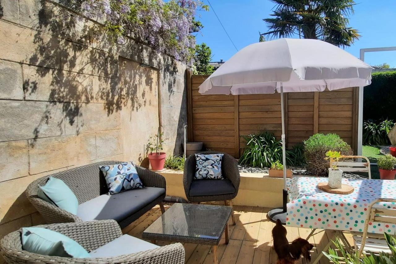 Apartment Furnished Near Palais De La Justice With 2 Bedrooms & A Garden