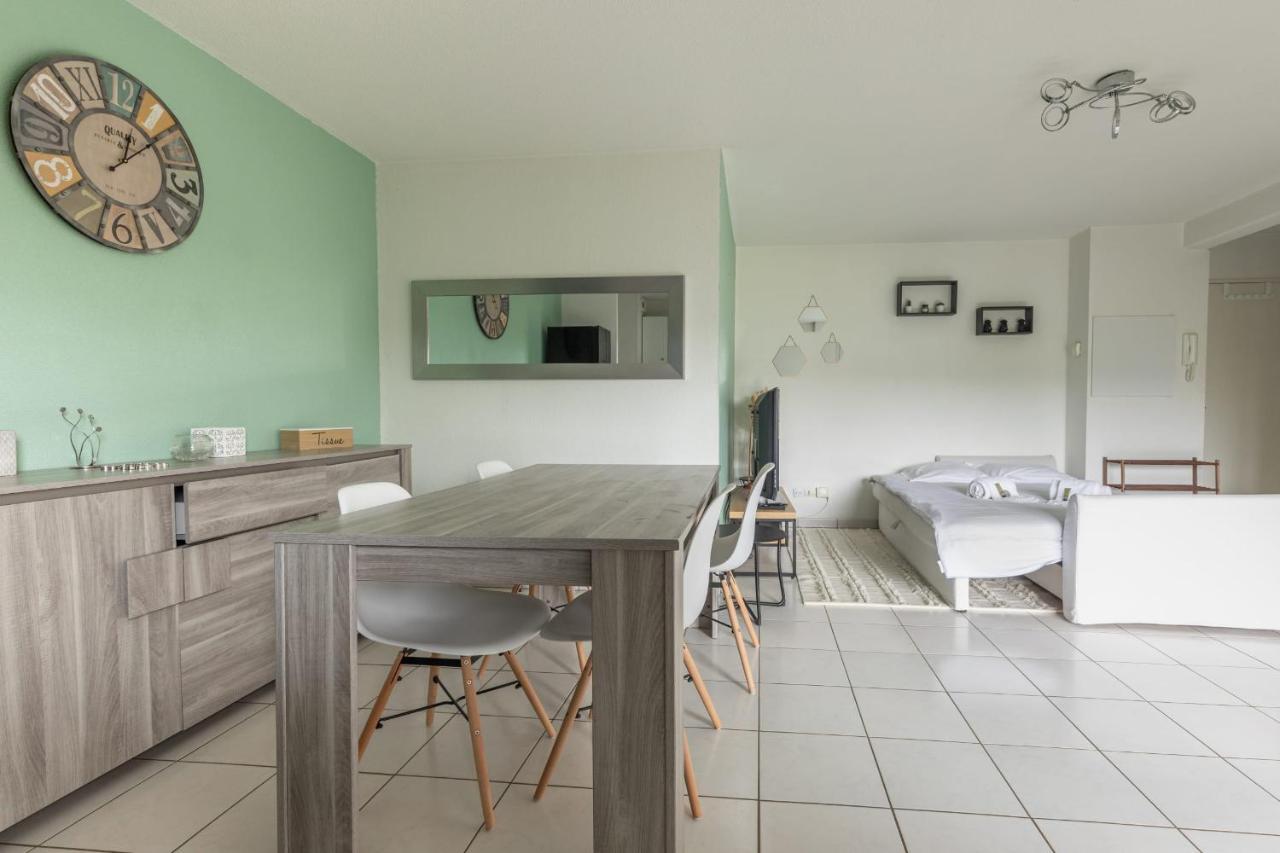 Modern 2-rooms In Apartment *