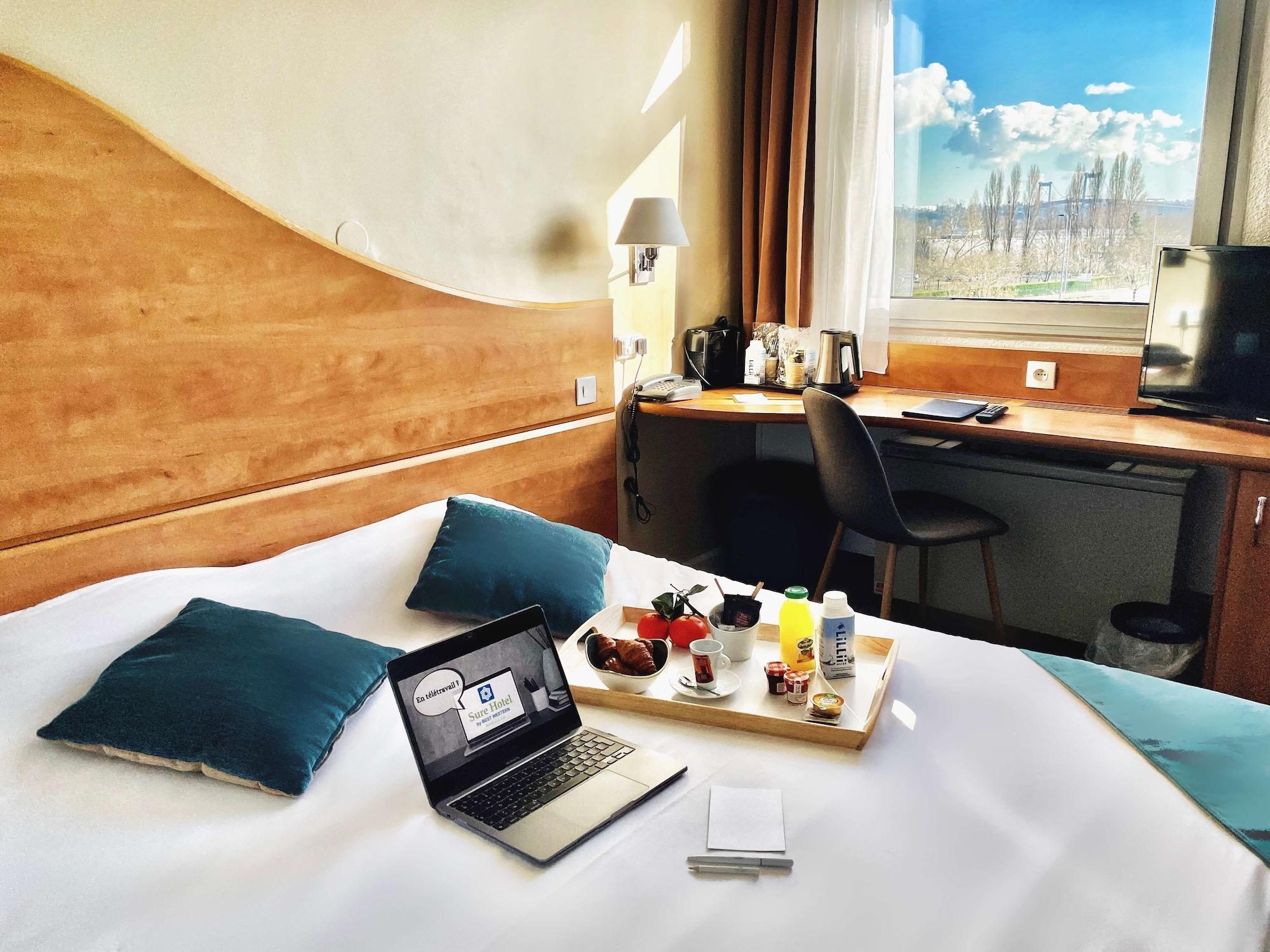 Hotel Sure By Western 3*