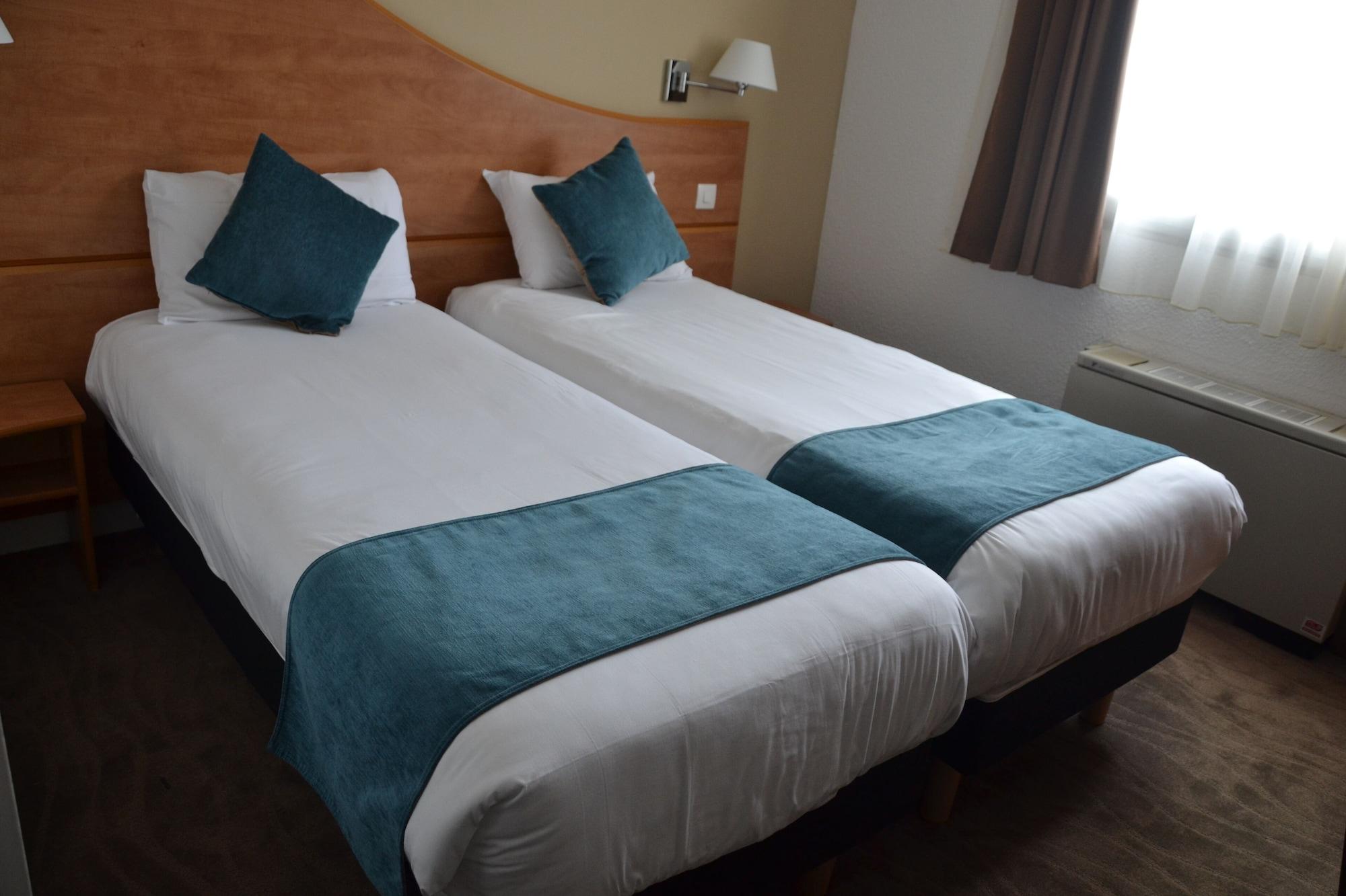 Hotel Sure By Western 3*