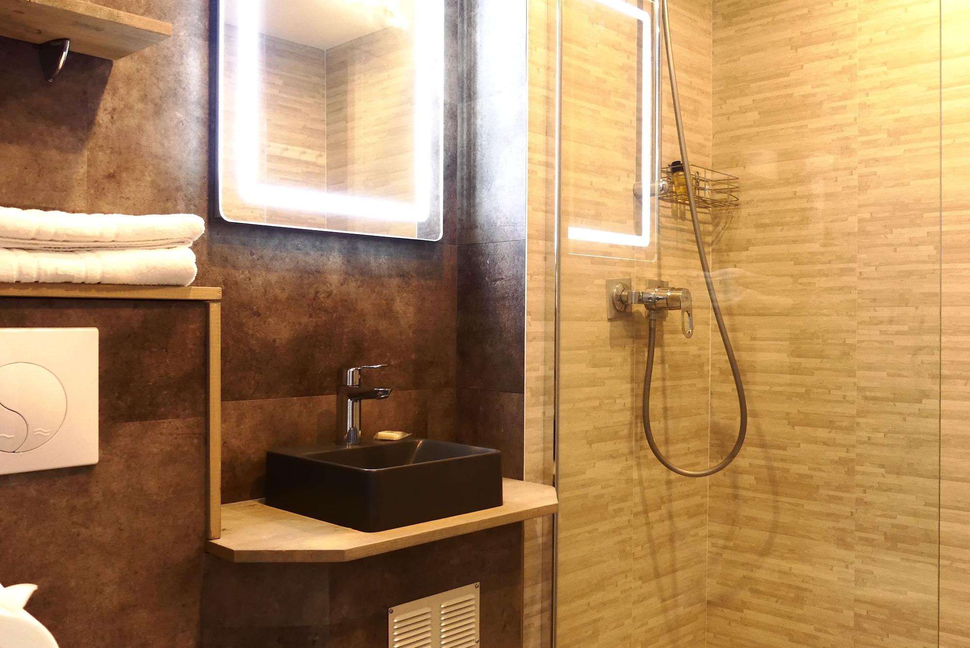Contact Le Provencal 3* Bordeaux