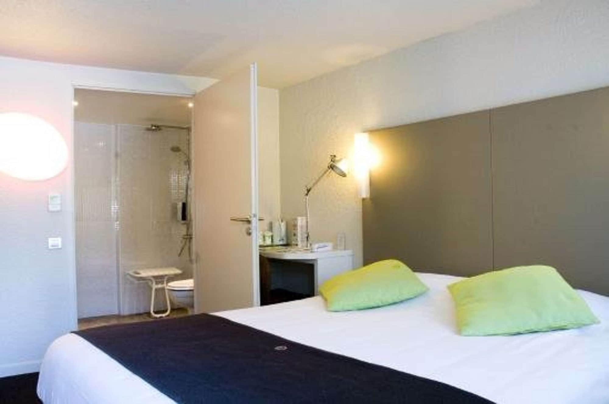 Hotel Campanile - Le 3*