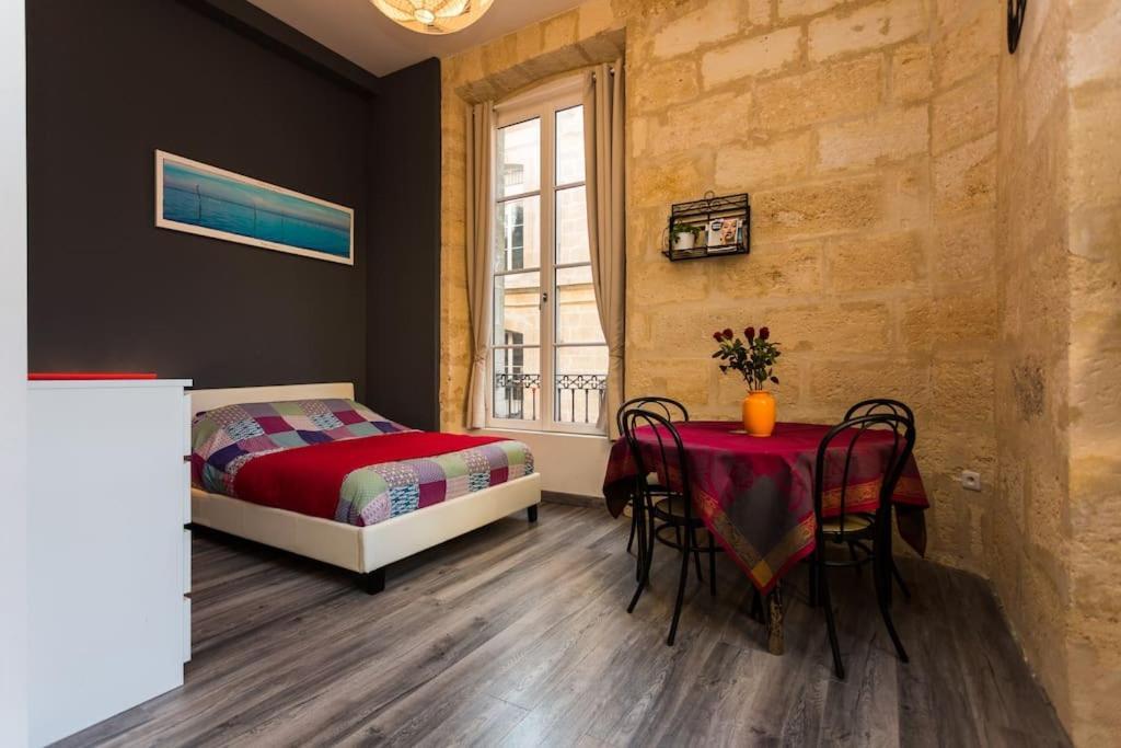 Apartment En Place De La Bourse Bordeaux
