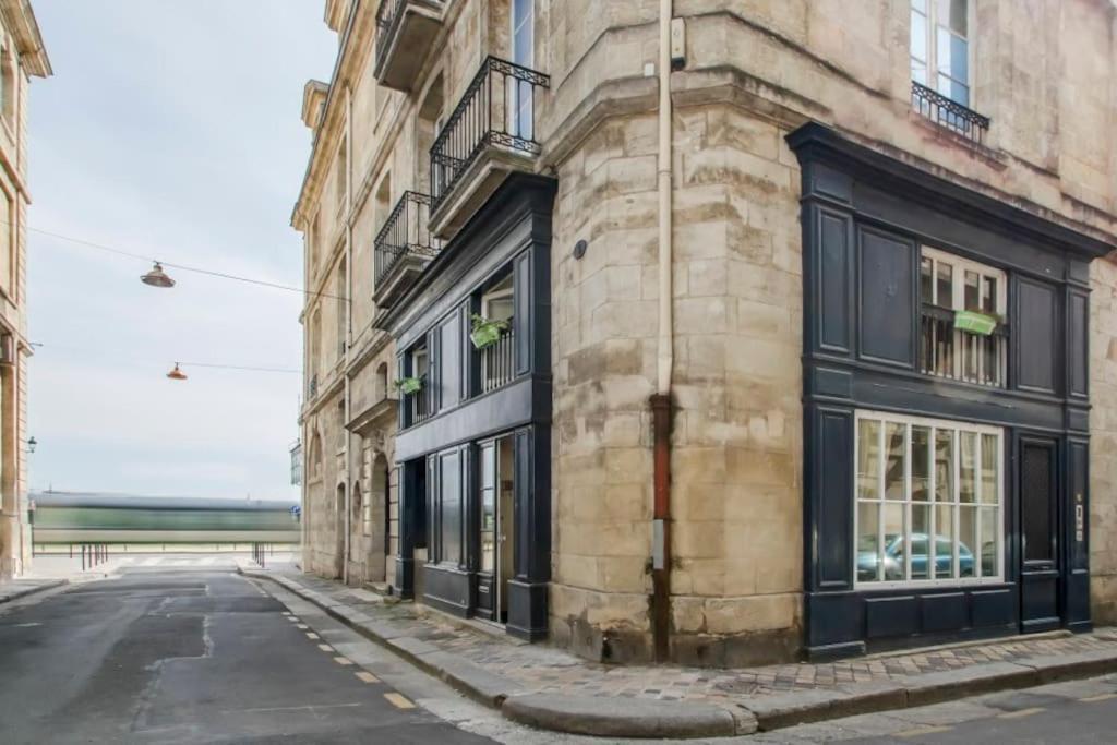 En Place De La Bourse Apartment