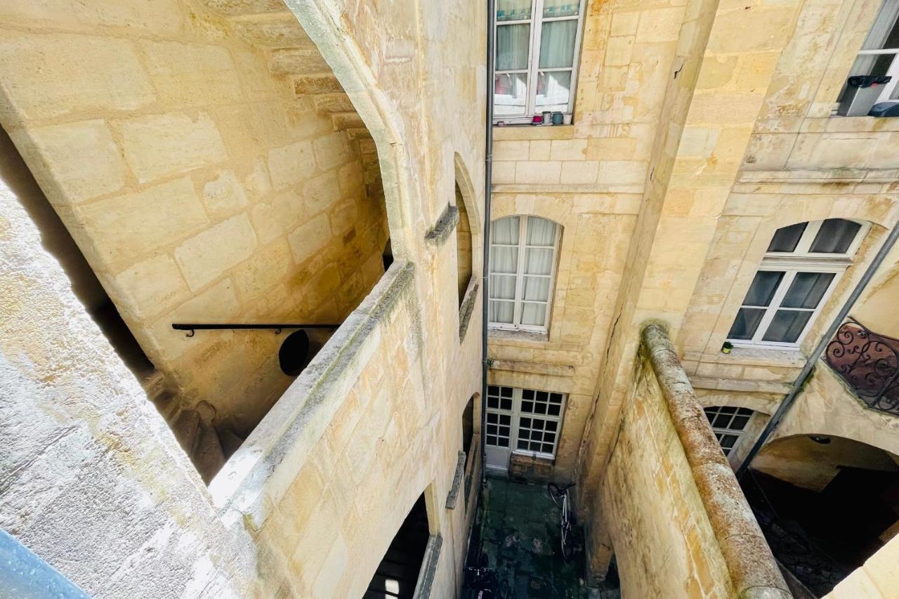 Apartment T4 In The Heart Of Old Close To All Amenities *