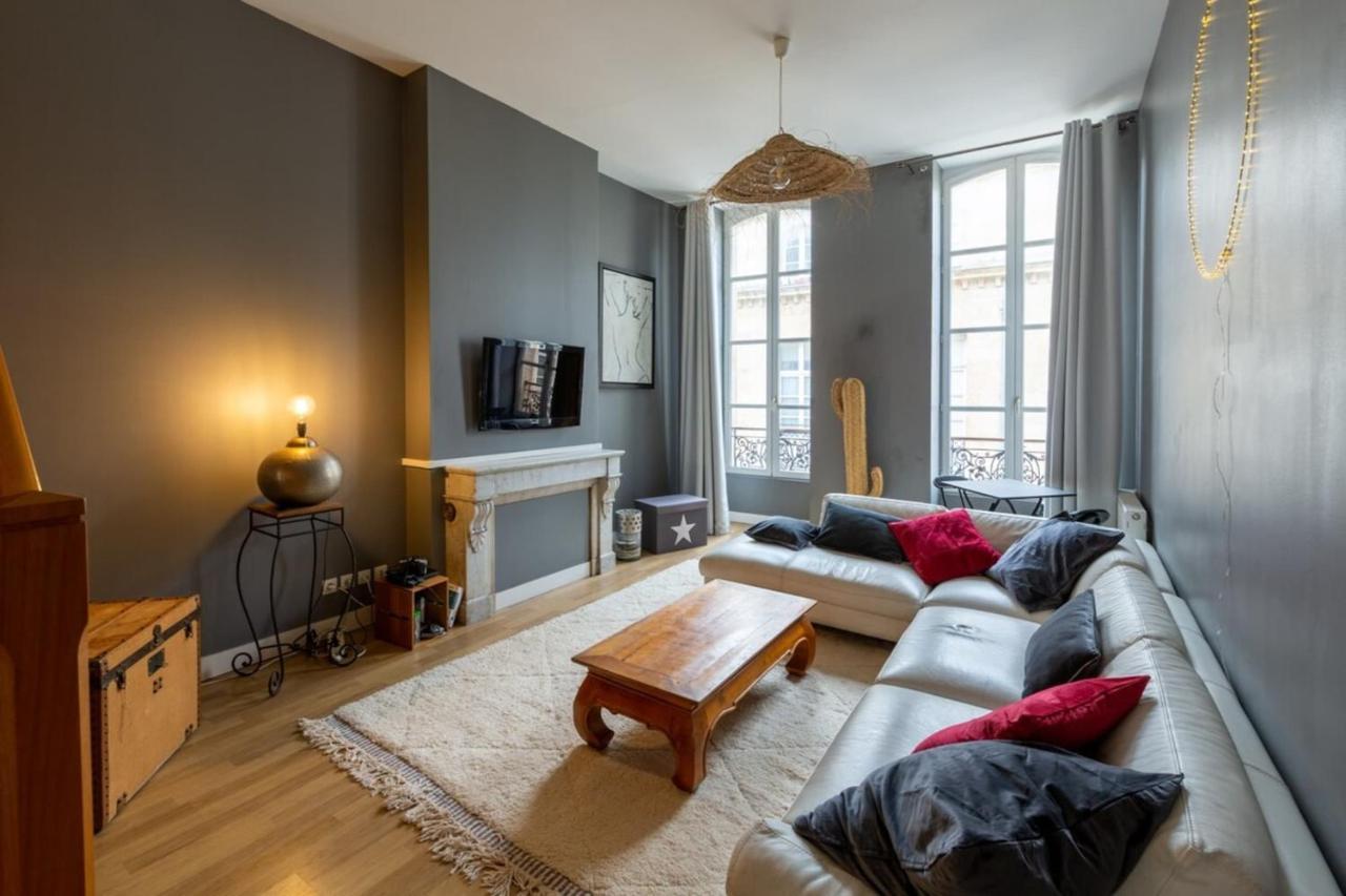 Contemporary Furnished Duplex With 3 Bedrooms Near All Amenities Bordeaux