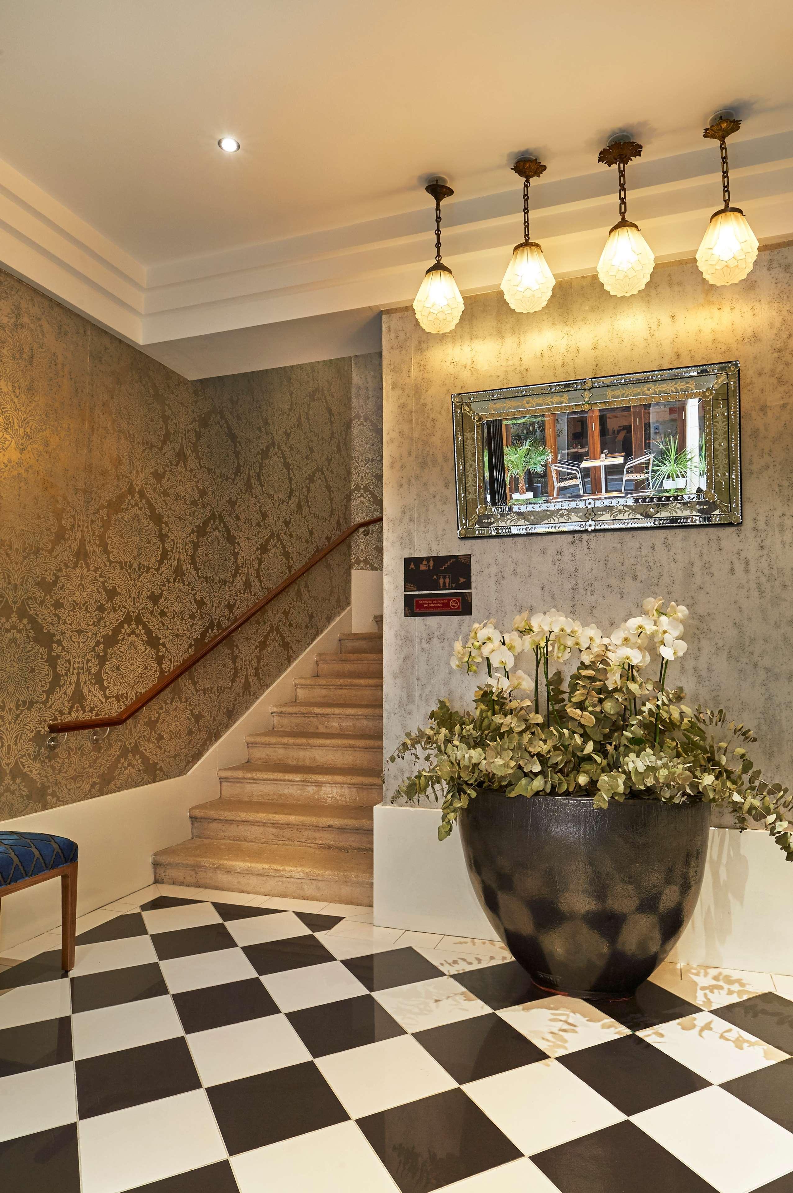Western Premier Hbeo Centre Khách sạn 4*