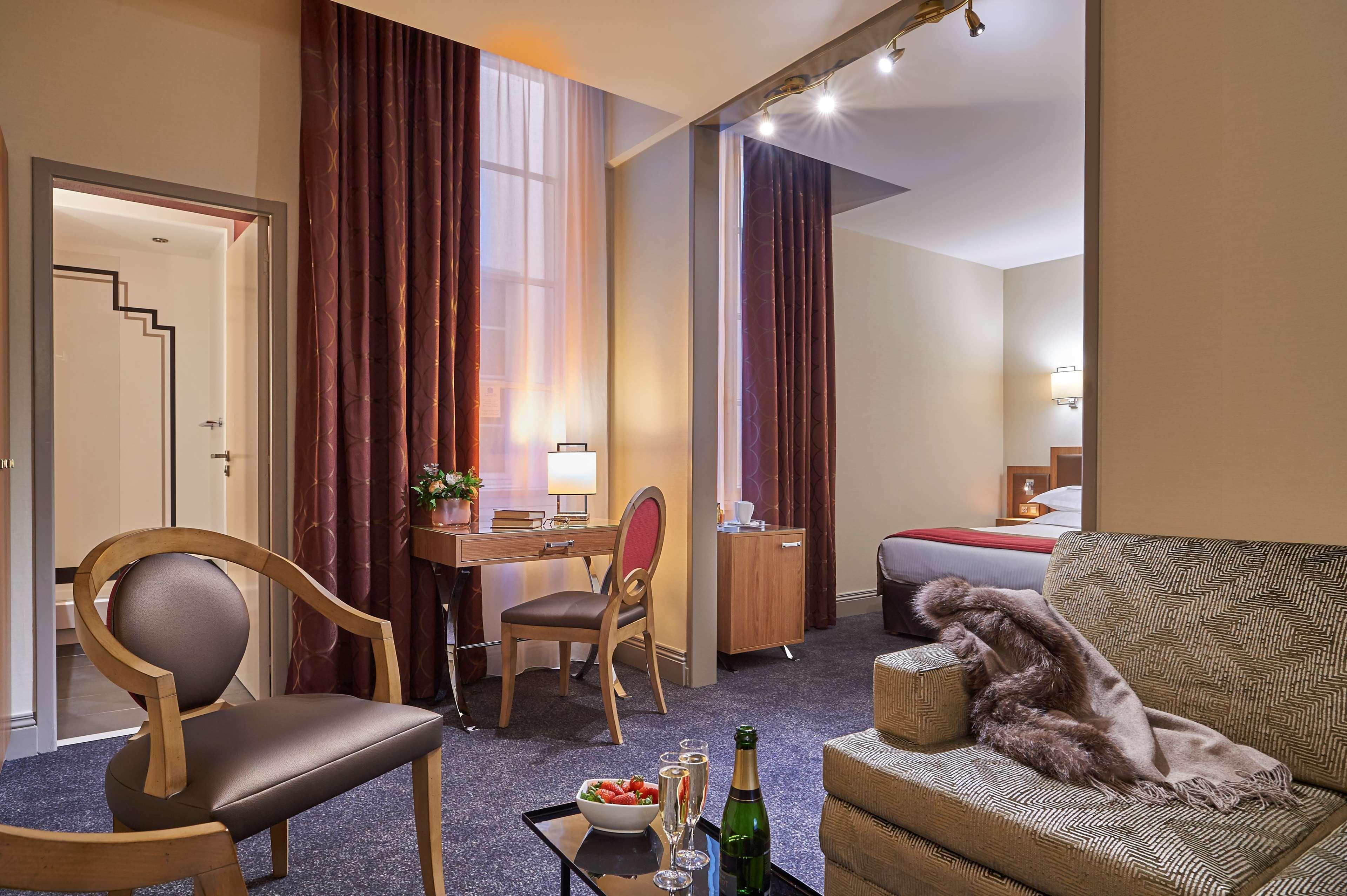 Khách sạn Western Premier Hbeo Centre 4*