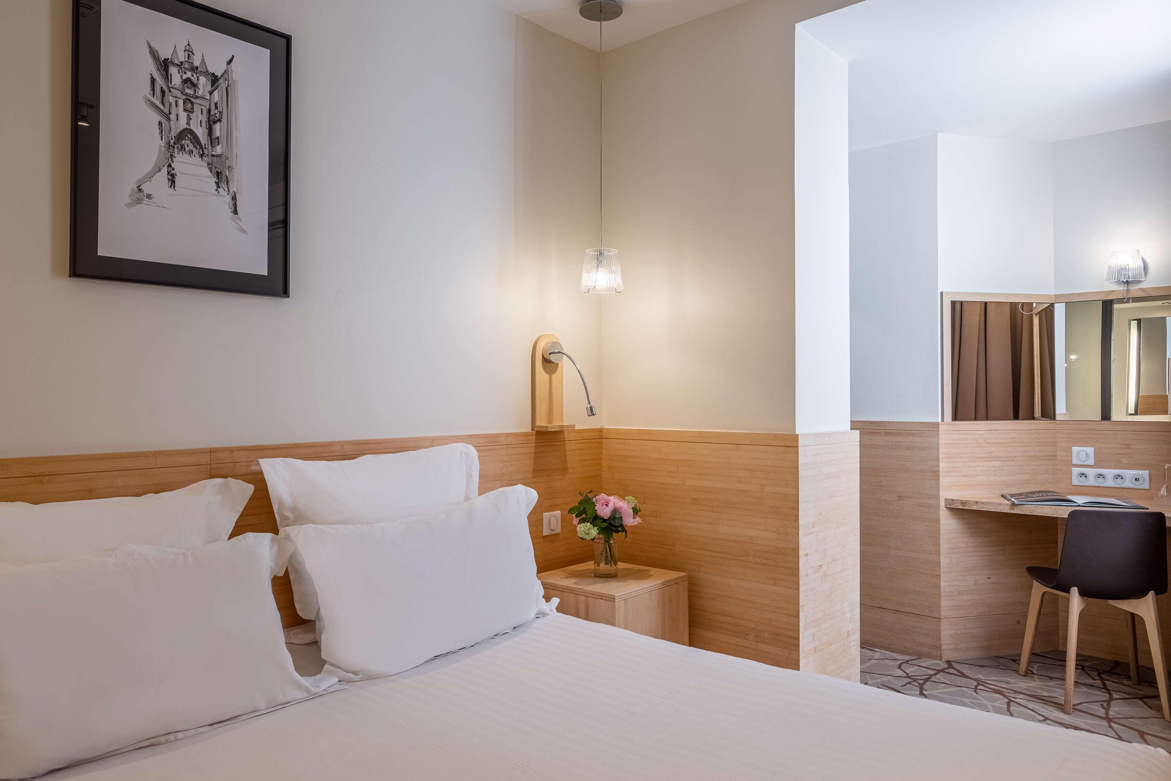 Western Grand Francais Hotel 3*