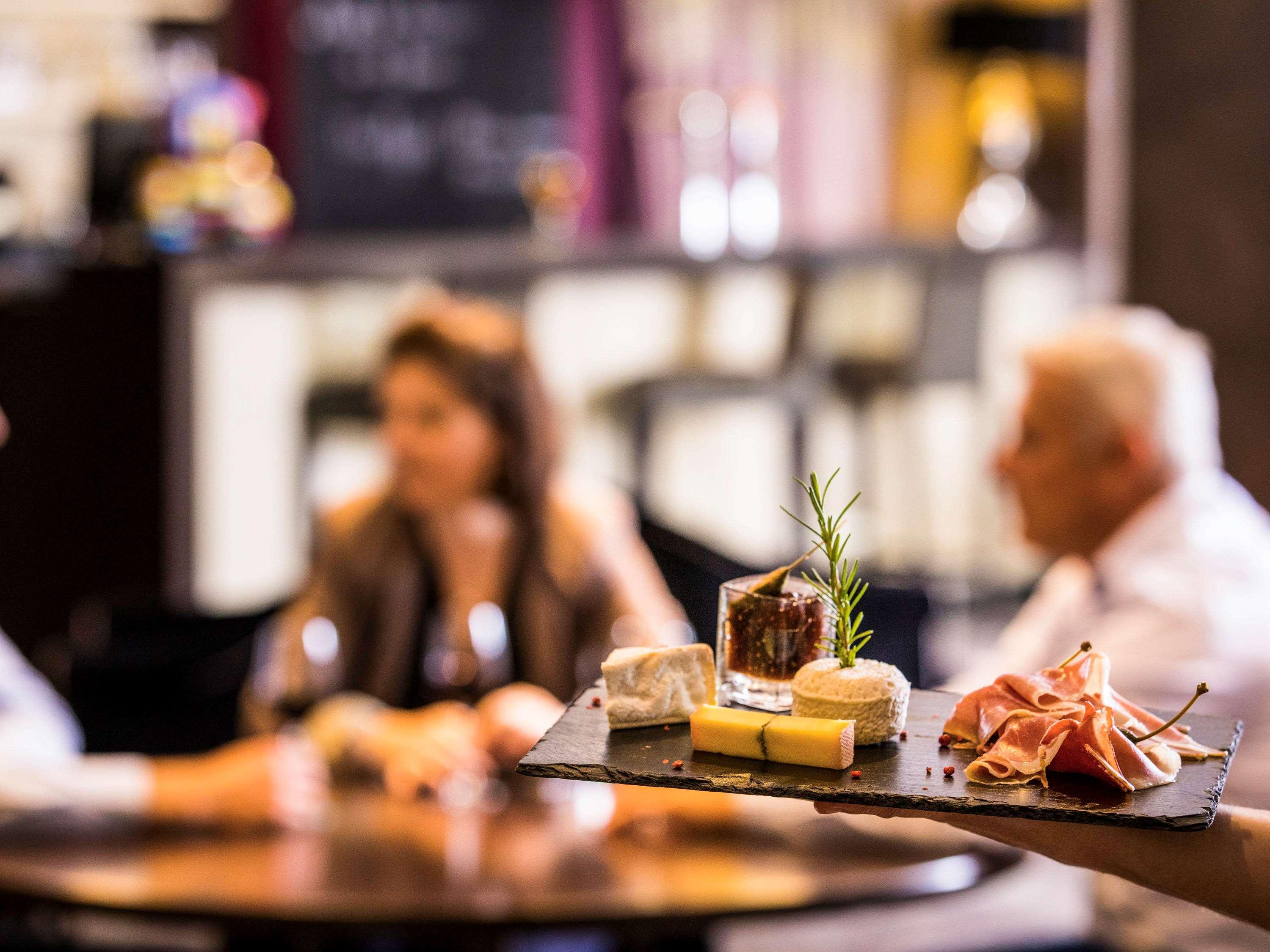 Khách sạn Novotel Centre Gare Saint Jean