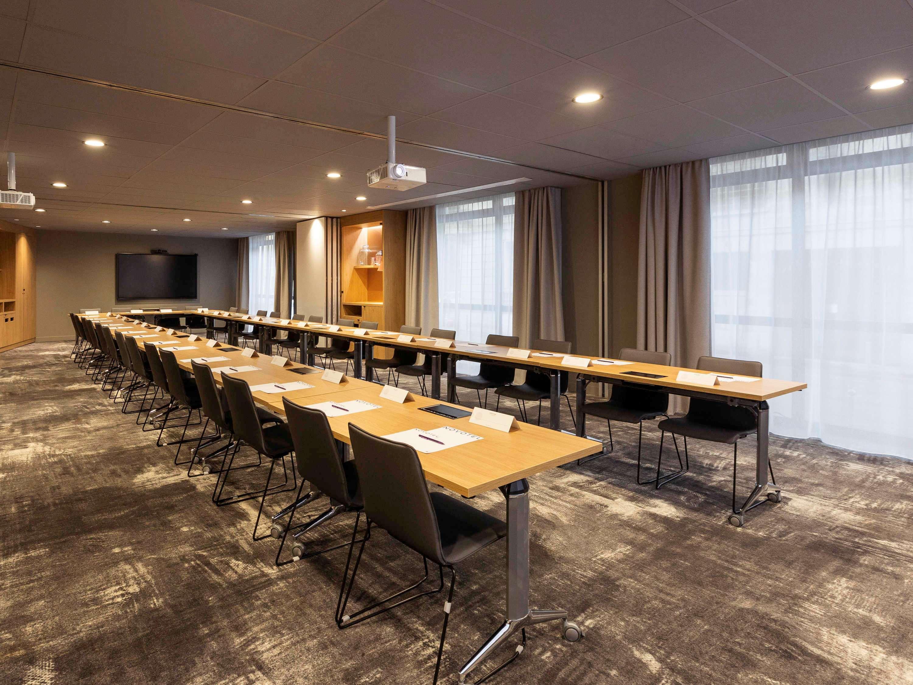 Novotel Centre Gare Saint Jean 4*