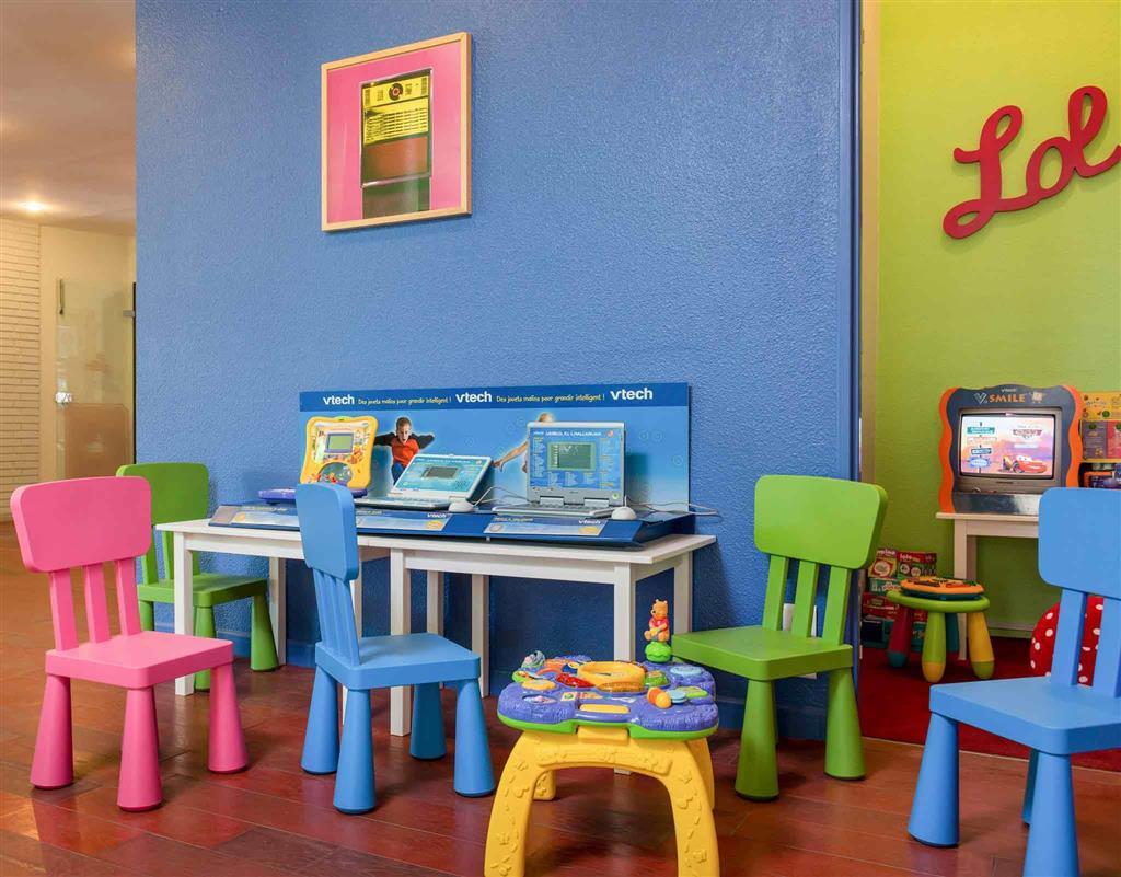 Hotel Ibis Styles Gare Saint-jean 3*