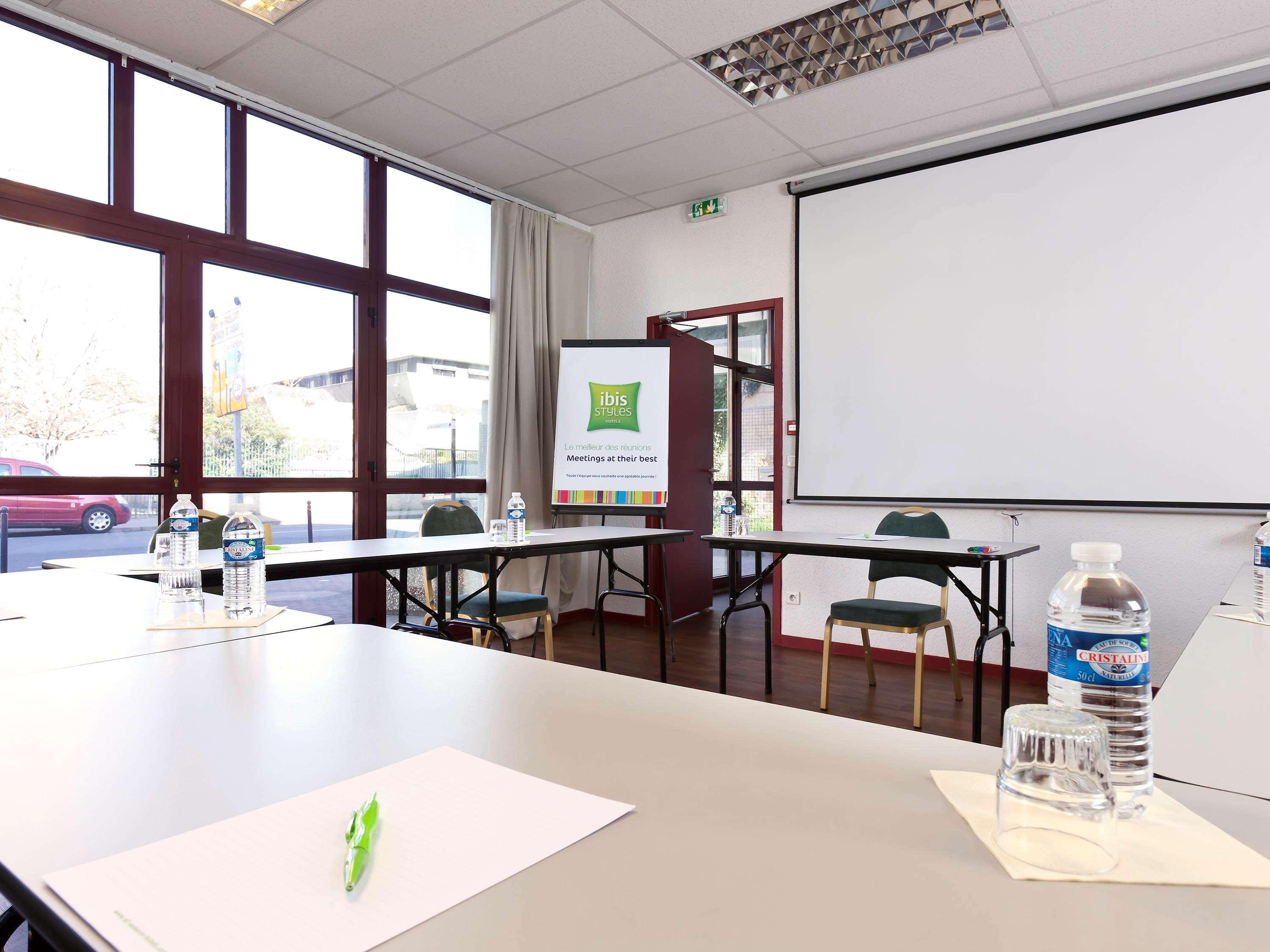 Hotel Ibis Styles Gare Saint-jean 3*